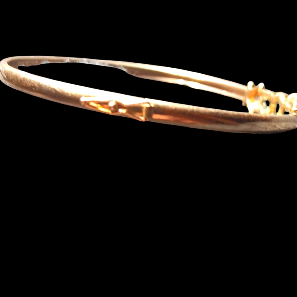 Elegant London Blue Topaz Bangle - Picture 4 of 5
